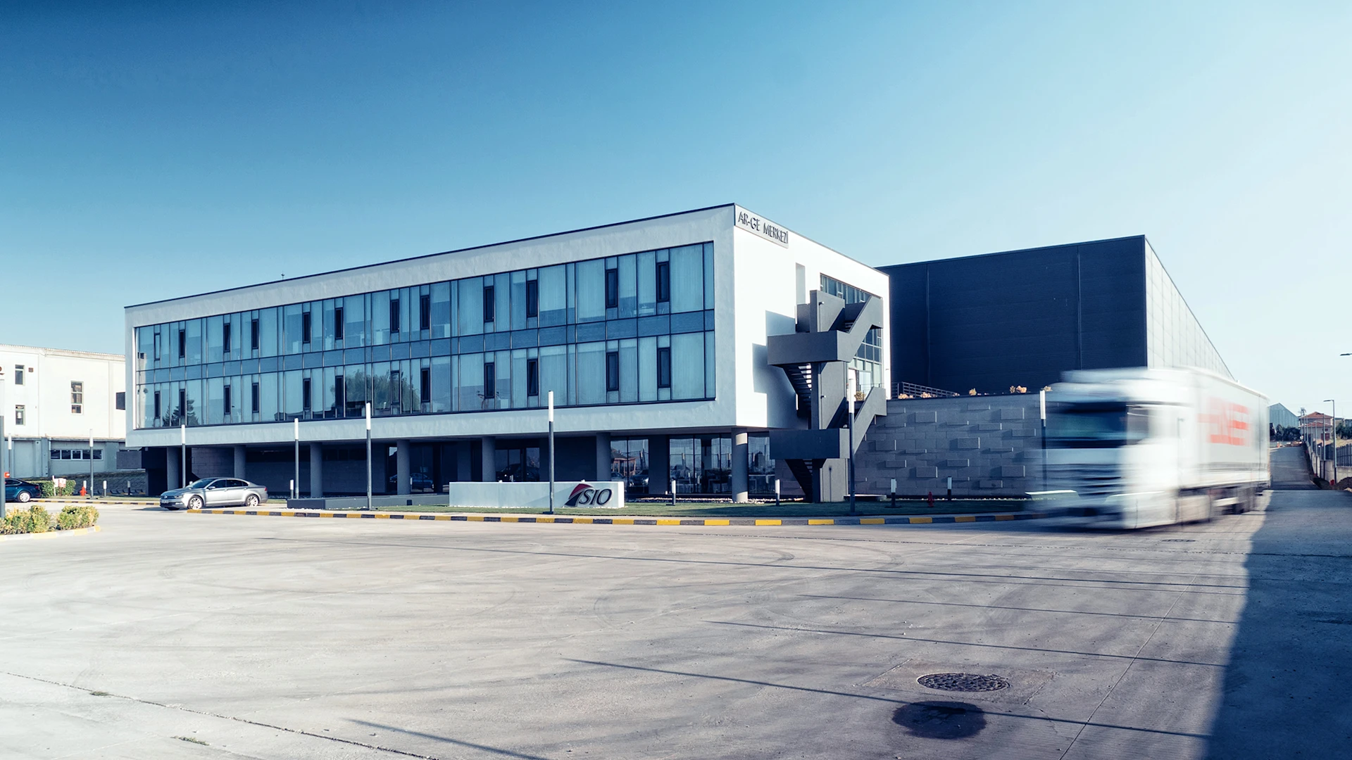 Building of the MEYLE production plant SIO.
