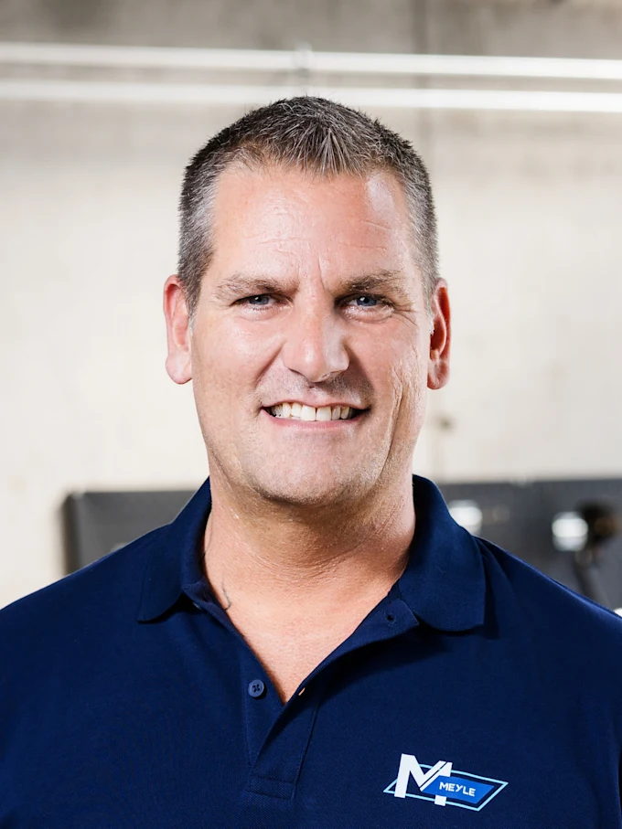Portrait of the team leader of the technical training team, Patrick Stüdemann.