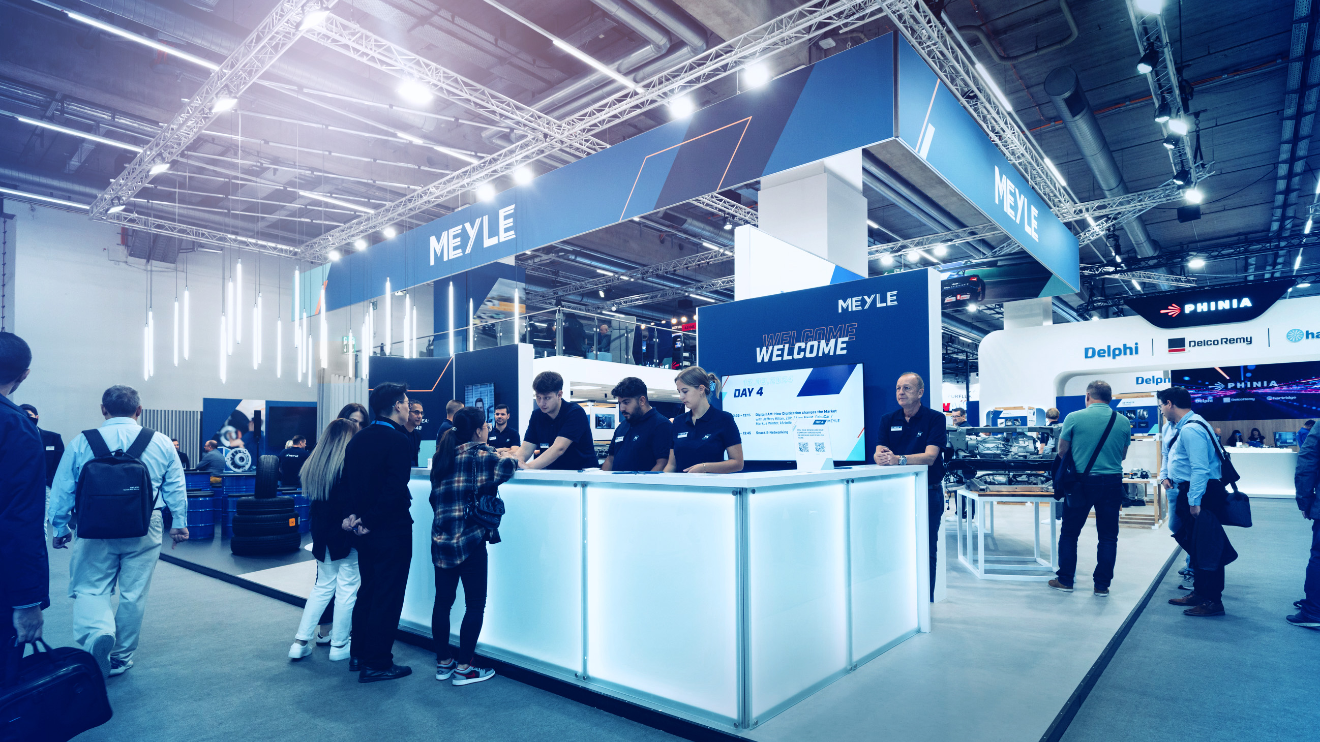 MEYLE Messestand mit dem Willkommenstresen im Fokus.
